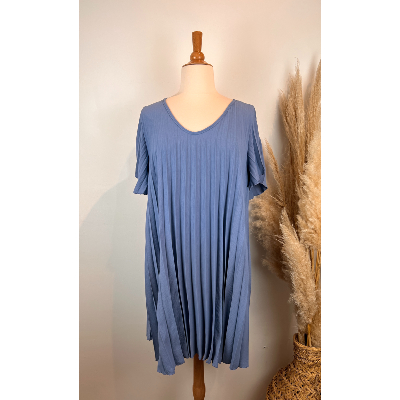 Robe plissée manches courtes grande taille