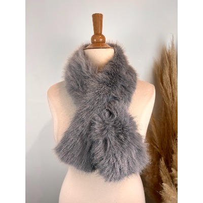 Echarpe en fausse fourrure avec fente