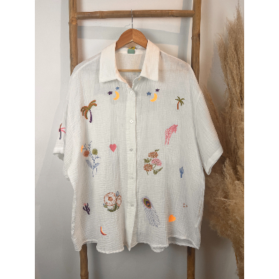 Chemise en gaze de coton brodée  grande taille