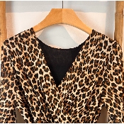 Robe courte léopard en voile doublé