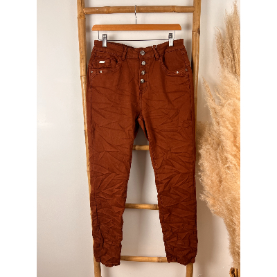 Pantalon jean rouille froissé boutons Karostar du 38 au 48