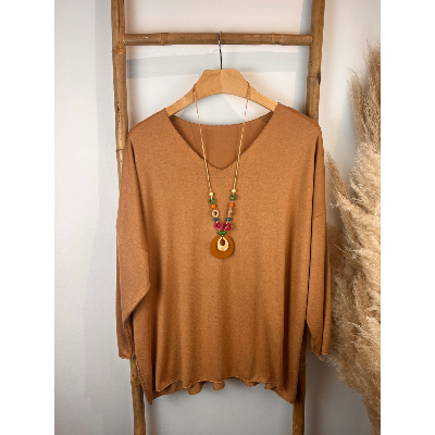 Pull léger uni + collier grande taille