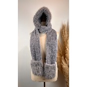 Capuche �charpe en fausse fourrure