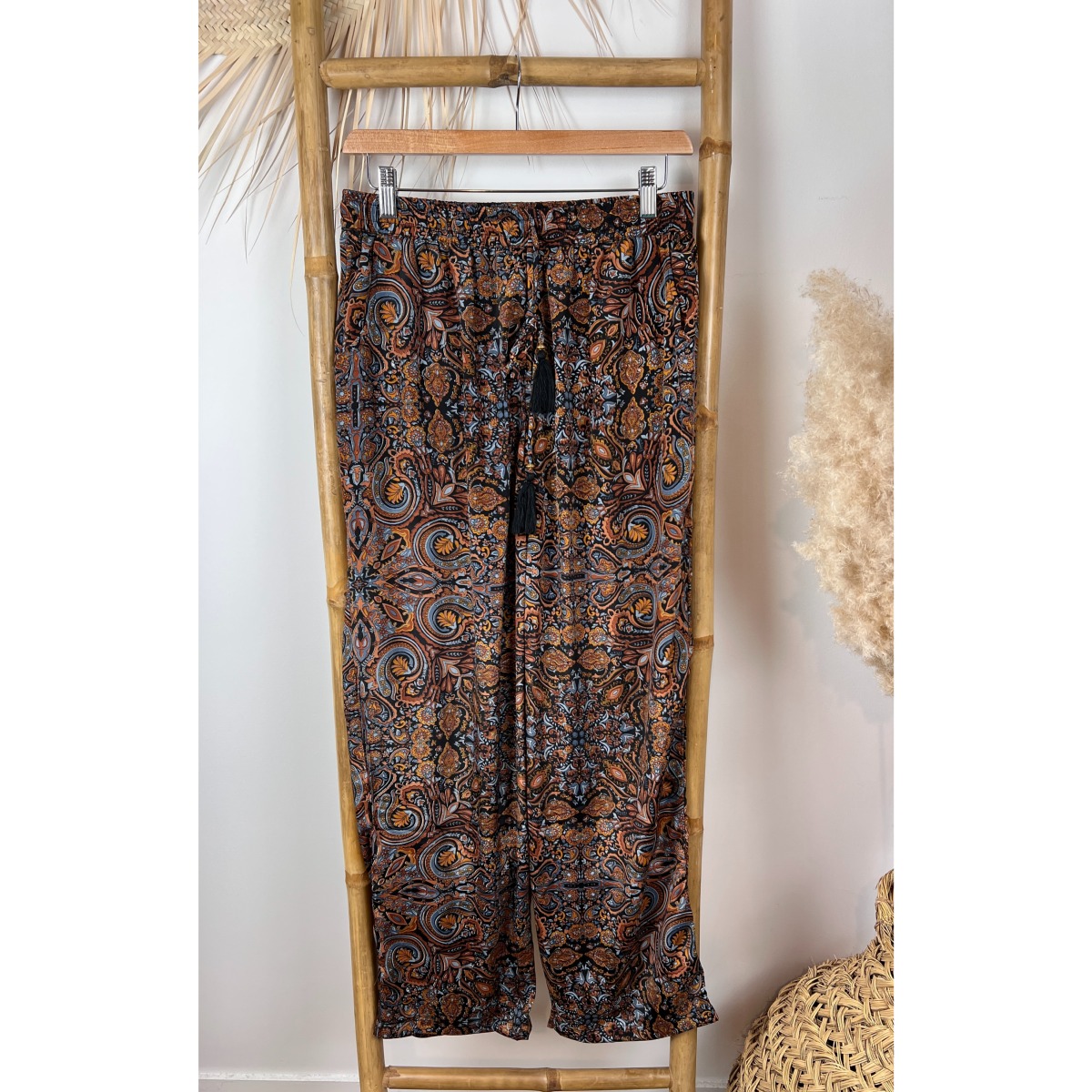 Boho Pants Sarouel fluide à 2 poches pour femme pour yoga, voyage, vêtements hippies, Noir uni Boho Pants Sarouel fluide à 2 poches pour femme pour yoga, voyage, vêtements hippies, Noir uni