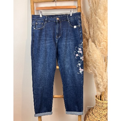 Jean coupe mom broderie fleurs cuisse grande taille