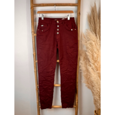 Pantalon jean bordeaux froissé boutons Karostar du 38 au 48
