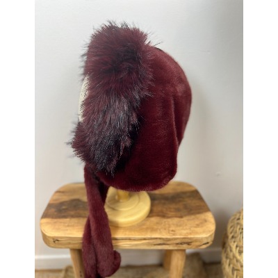 Capuche en fausse fourrure avec liens 