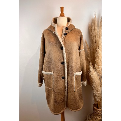 Manteau capuche façon mouton retourné grande taille
