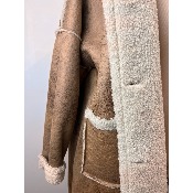 Manteau capuche façon mouton retourné grande taille